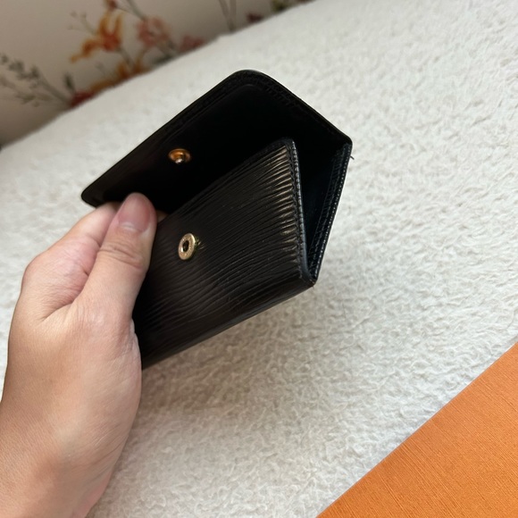 Excellent LV Epi leather 4 key holder - Picture 6 of 6